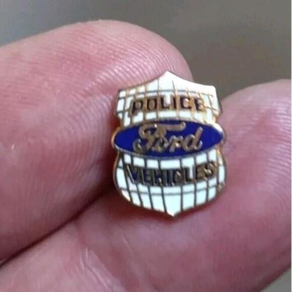 Vintage Mens Tie Tack  Ford Police Vehicles Badge - Picture 2 of 11